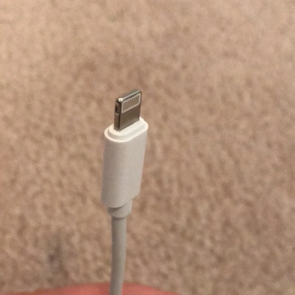 Audio and lightning to lightning adapter
